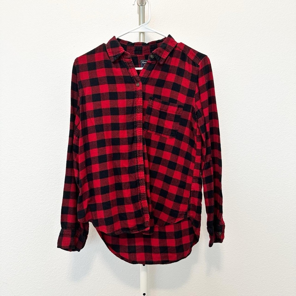 Abercrombie and Fitch Plaid Button Down Flannel Shirt in Red and Black